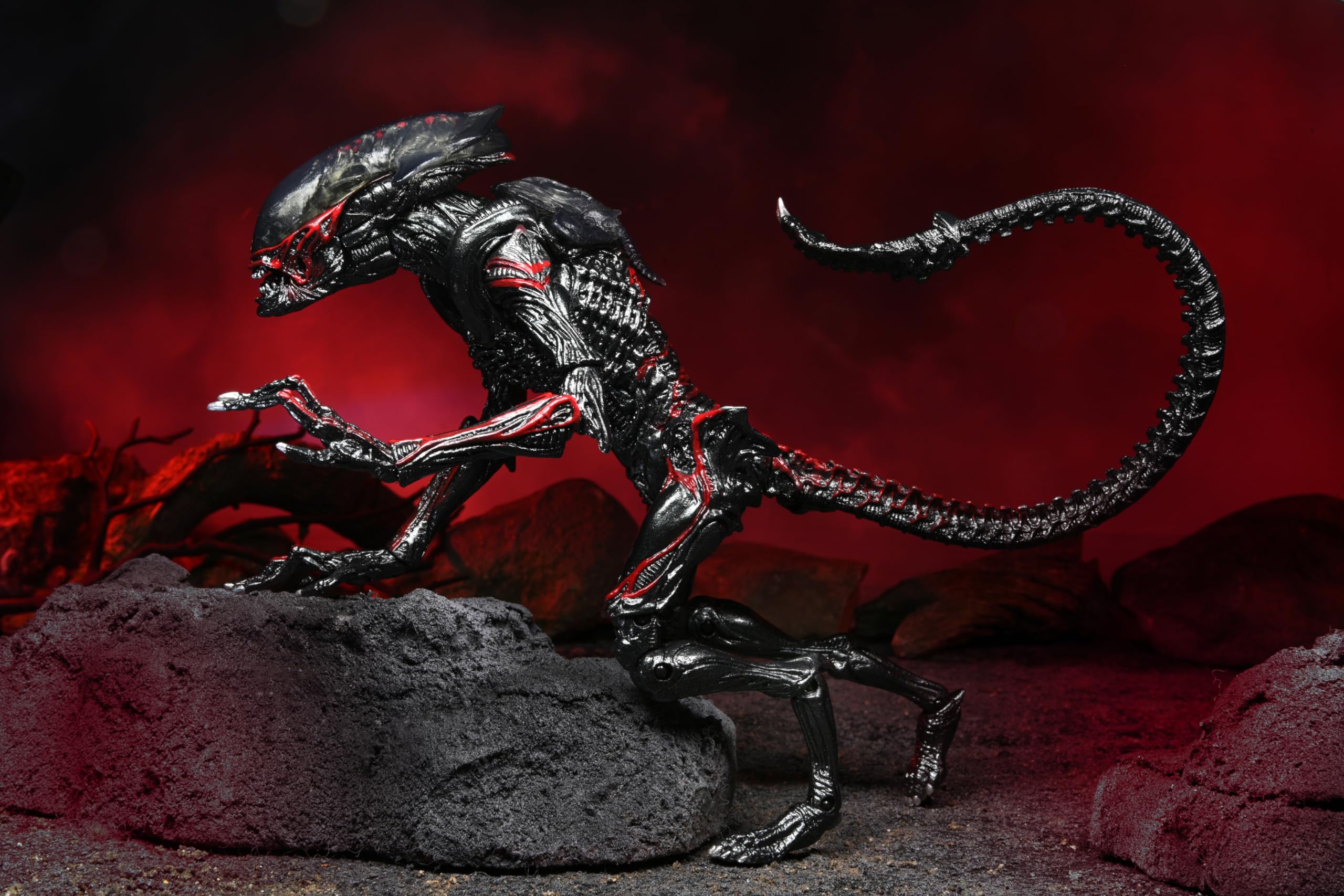 NECA - Aliens - Kenner Night Cougar - 7" Action Figure - Image 6