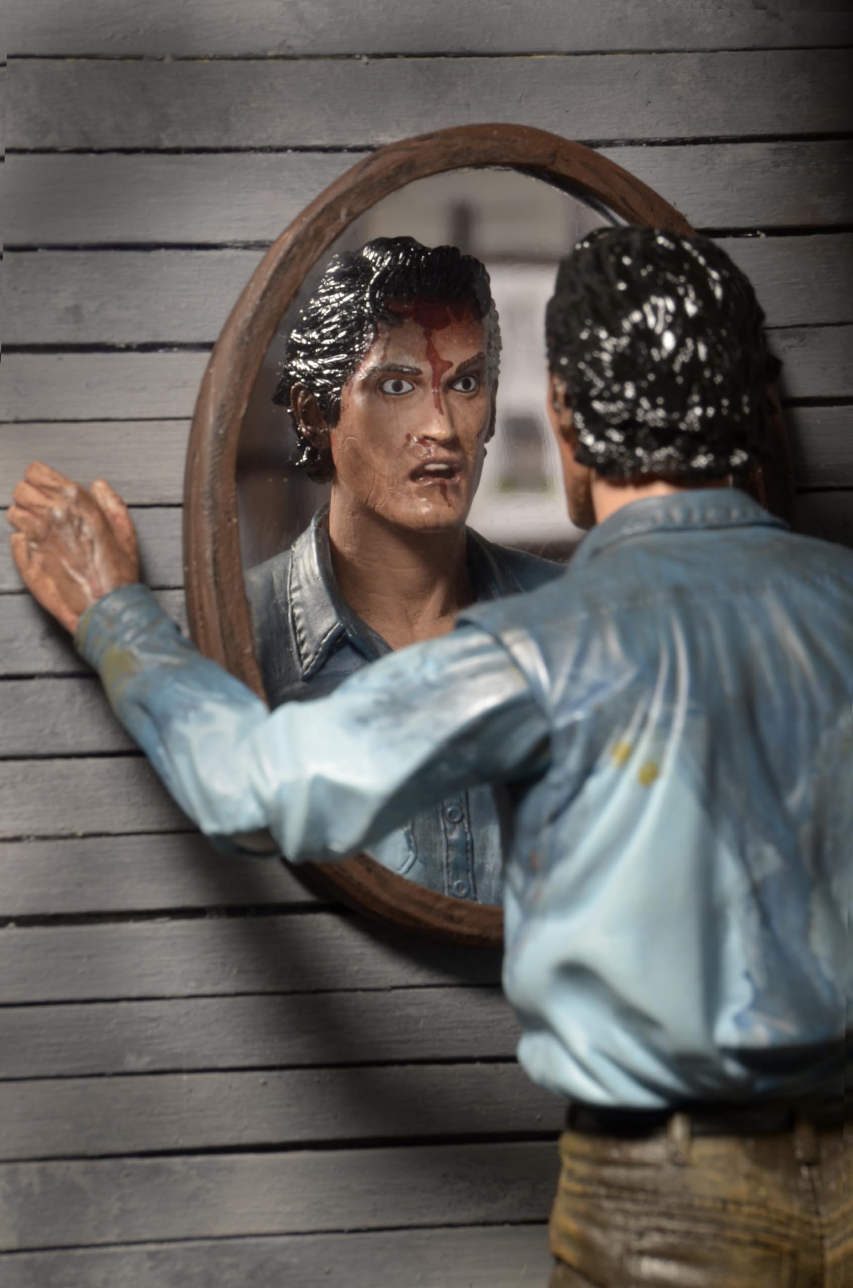 NECA Evil Dead 2 - Ultimate Ash - 7" Action Figure - Image 6