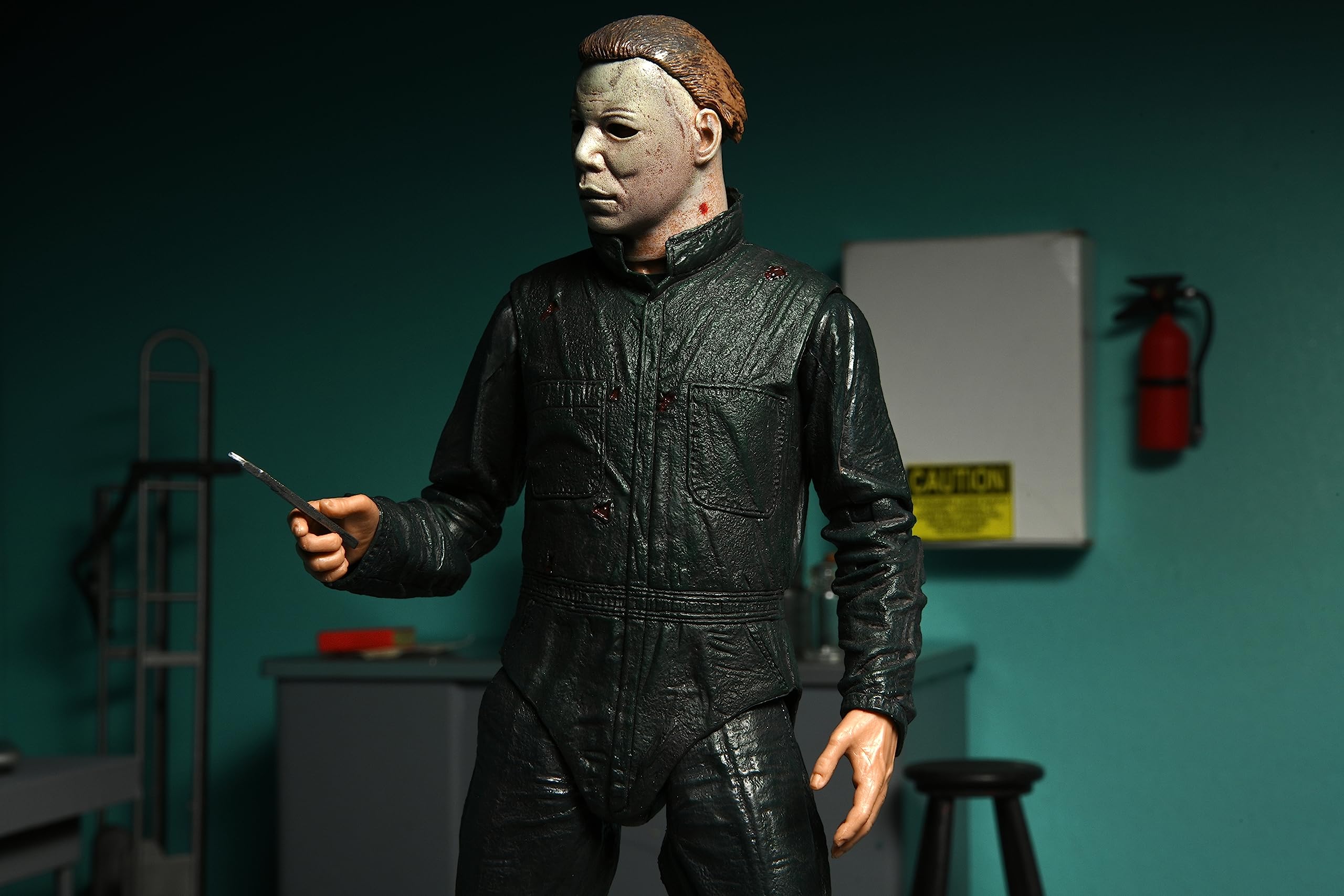 NECA - Halloween 2: Michael Myers & Dr Loomis Action Figure 2-Pack - Image 6