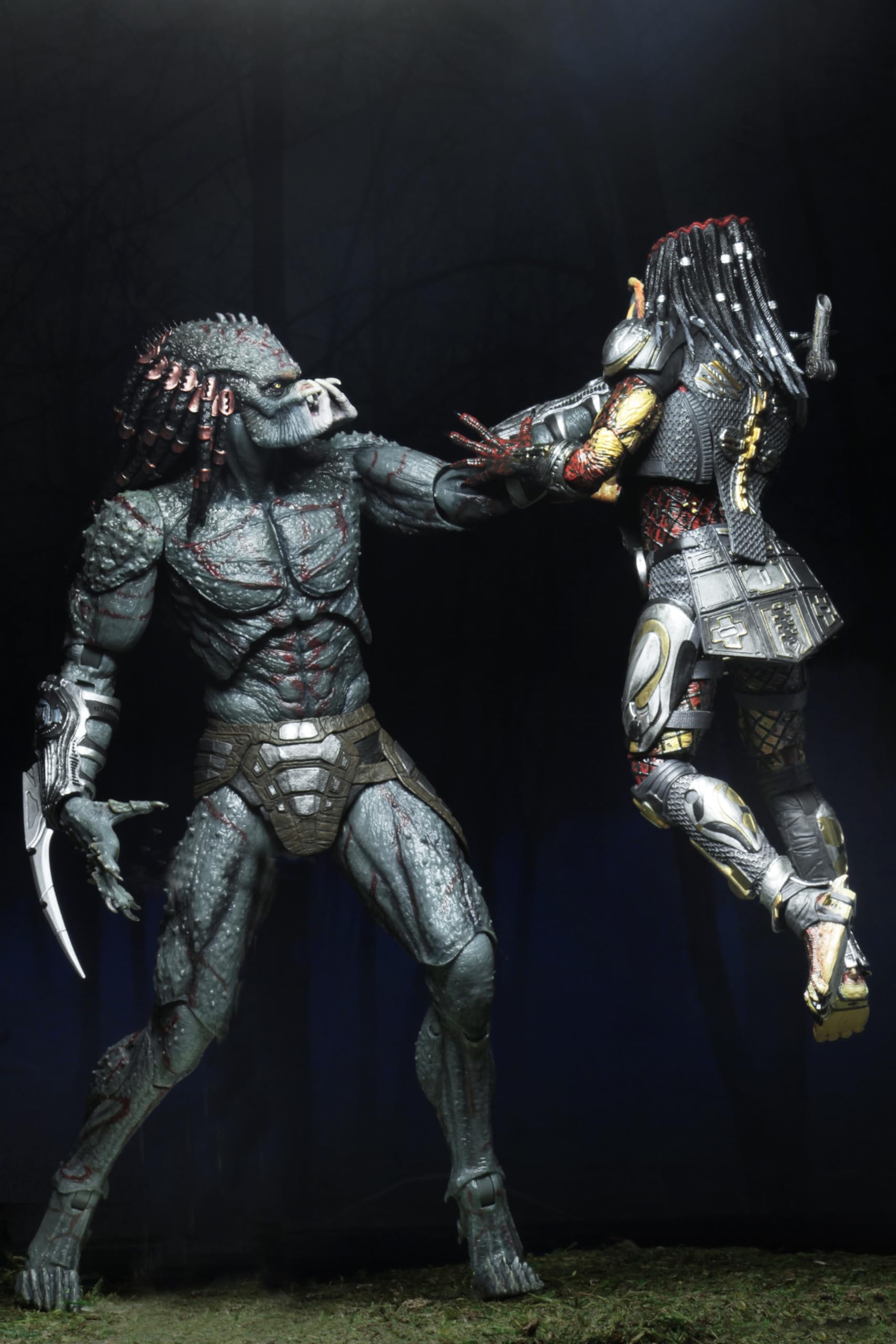 NECA Predator 2018: Armored Assassin Predator Deluxe Action Figure - Image 6
